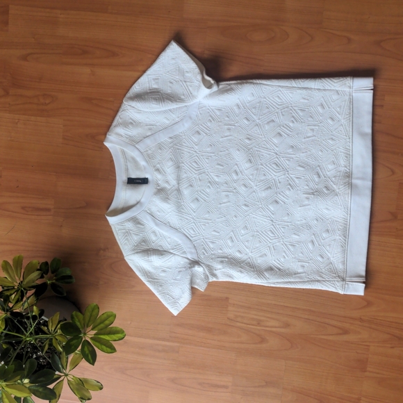 Geometric white sweater tee - Picture 1 of 5